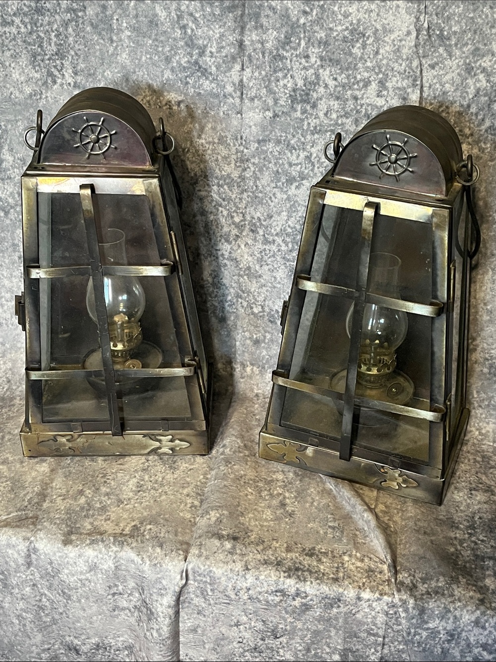 Antique-Style Brass Nautical Lantern Pair - Brass Finish